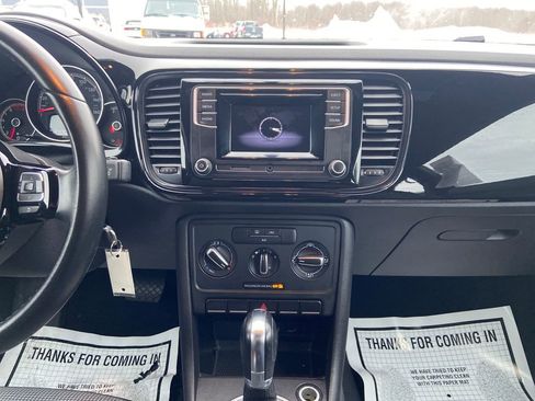 Used 2019 Volkswagen Beetle 2.0T SE image 24