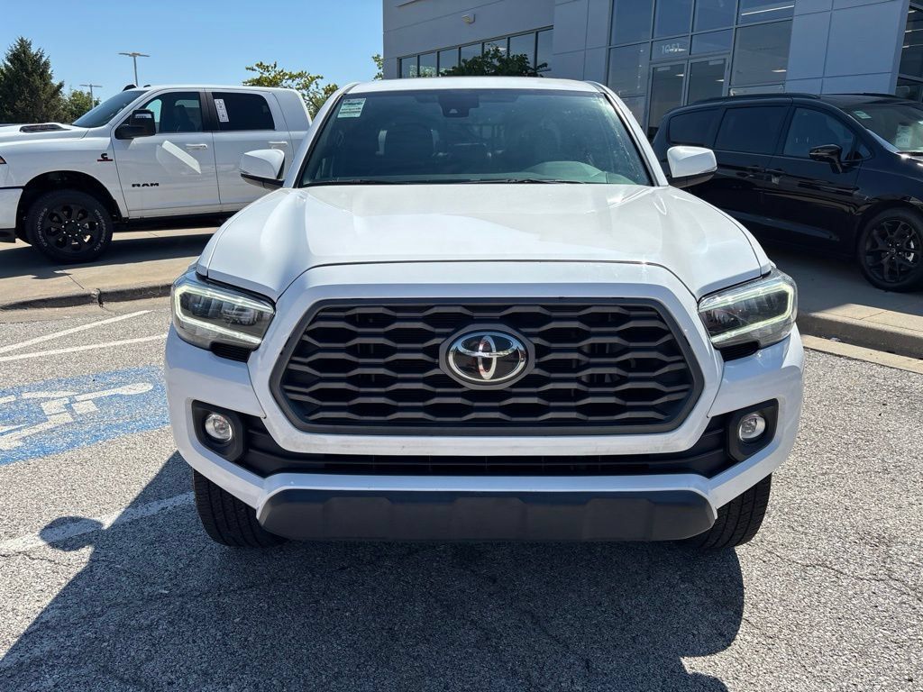 Used 2021 Toyota Tacoma TRD Off-Road w/ TRD Premium Off Road Package AWD/4WD image 7