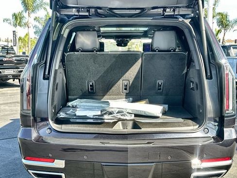 New 2025 Cadillac Escalade Premium Luxury Platinum image 27