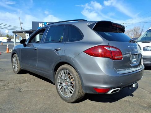 Used 2014 Porsche Cayenne S image 5