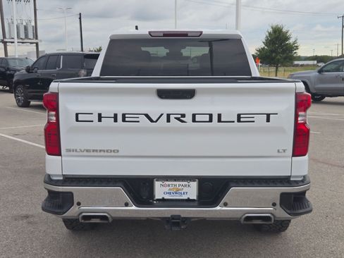 Used 2023 Chevrolet Silverado 1500 LT w/ Z71 Off-Road Package AWD/4WD image 4