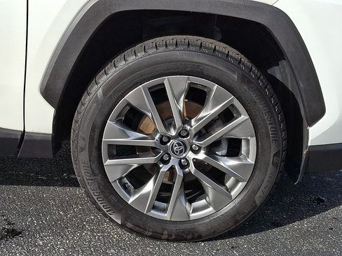 Used 2020 Toyota RAV4 Limited AWD/4WD image 8