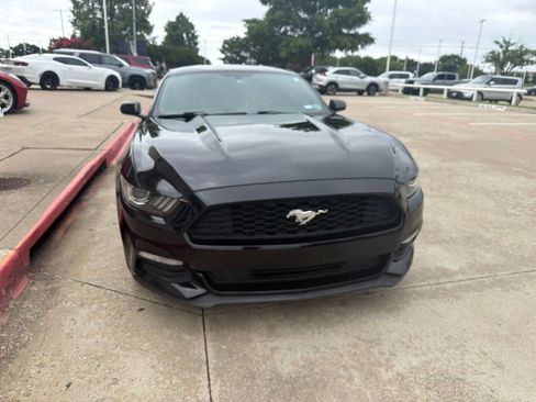 Used 2015 Ford Mustang Coupe RWD image 8