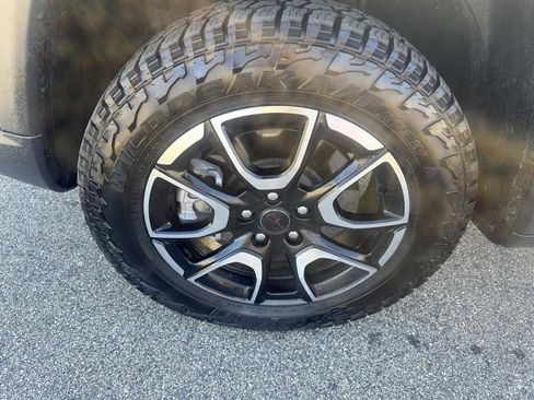 Used 2025 Jeep Compass Trailhawk image 13