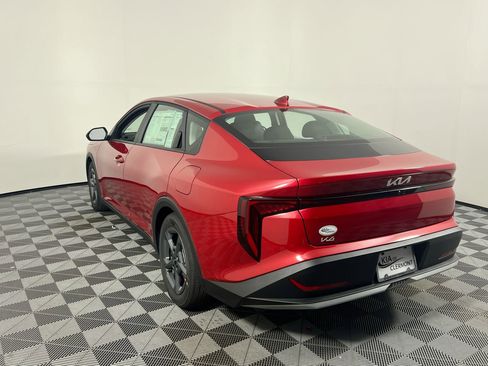 New 2025 Kia K4 LXS image 7