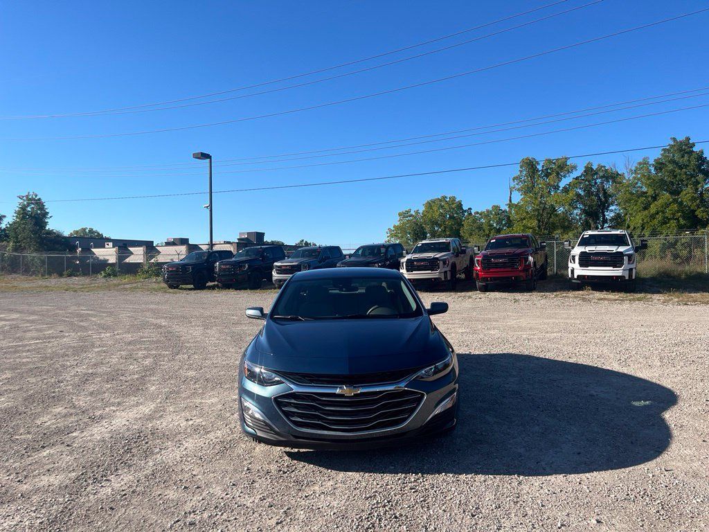 Used 2024 Chevrolet Malibu LS FWD image 3
