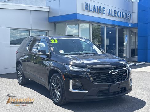 Used 2023 Chevrolet Traverse RS AWD/4WD image 1