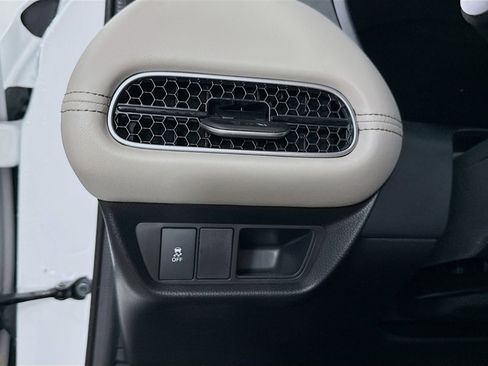 Certified 2026 Honda HR-V EX-L image 11