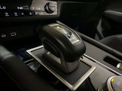 Used 2024 Mitsubishi Outlander SE FWD image 52