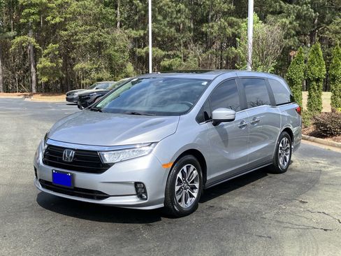 Used 2023 Honda Odyssey EX-L image 3
