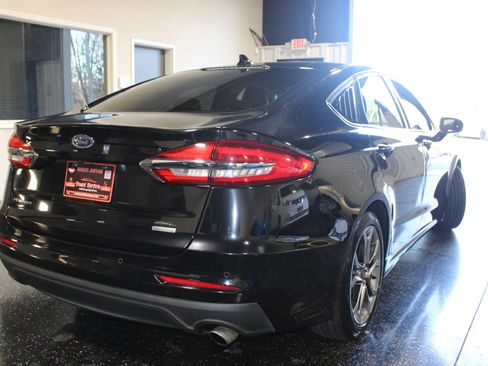Used 2020 Ford Fusion SEL image 2
