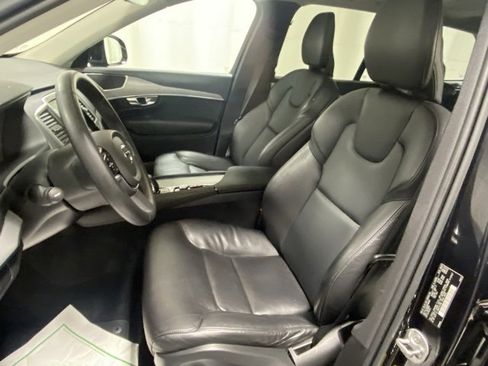 Used 2023 Volvo XC90 B5 Core image 11