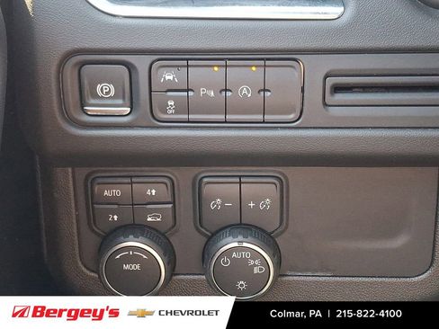 Certified 2024 Chevrolet Suburban LT AWD/4WD image 28