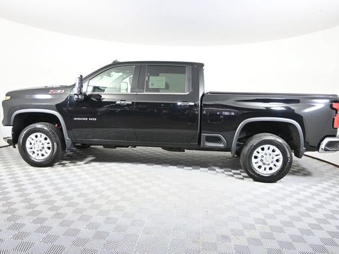 Used 2025 Chevrolet Silverado 3500 LTZ w/ LTZ Convenience Package AWD/4WD image 3