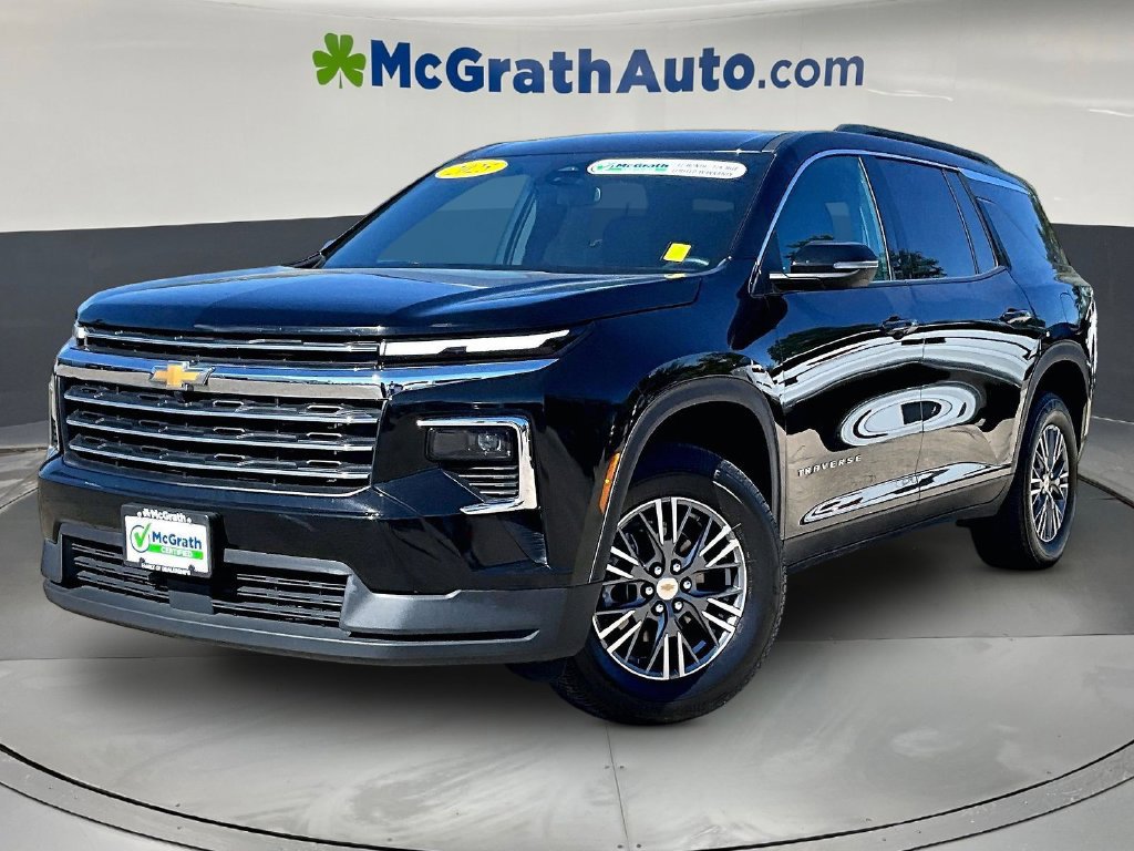 Used 2025 Chevrolet Traverse LT AWD/4WD image 3