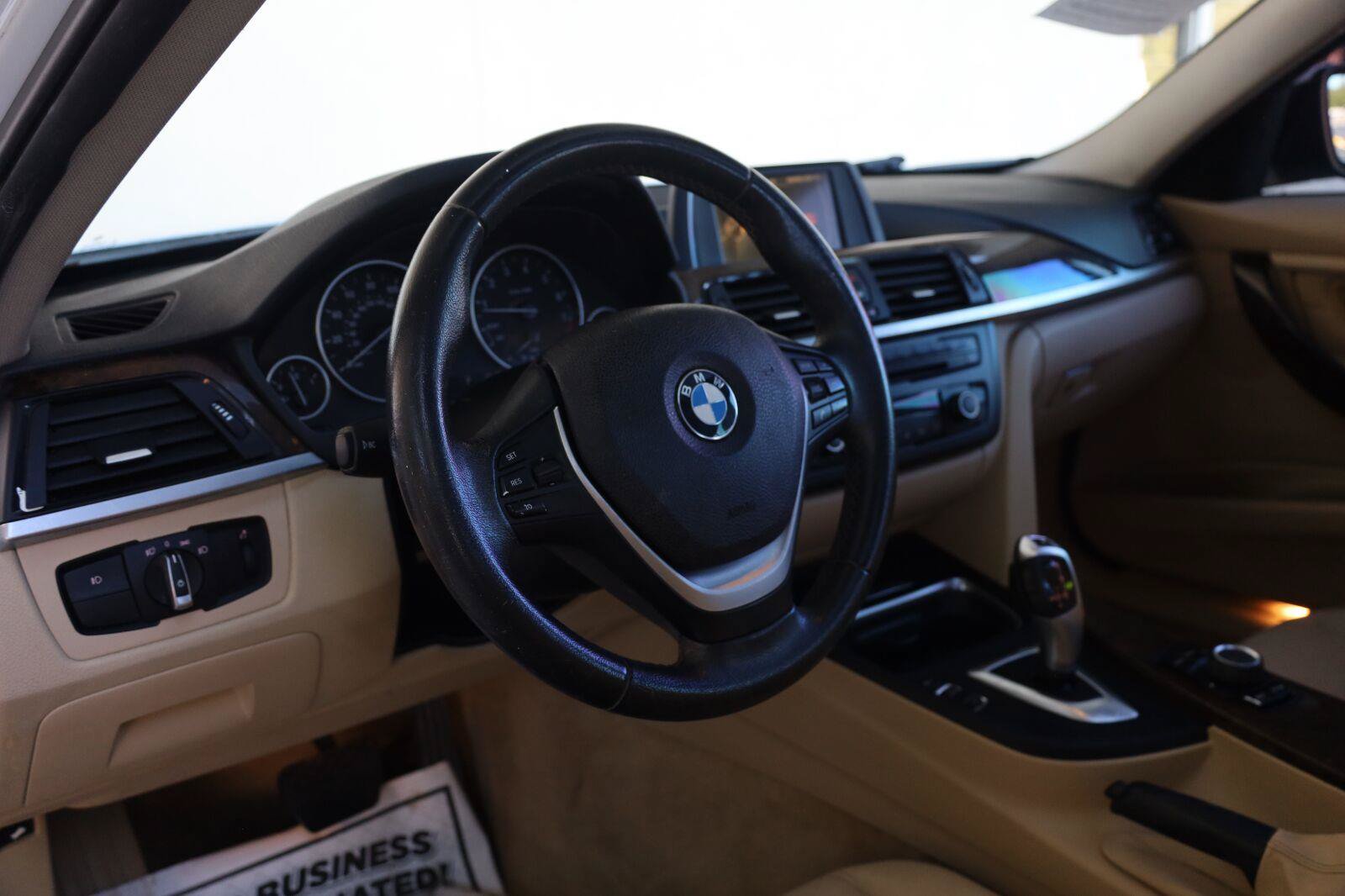 Used 2015 BMW 328i Sedan RWD image 16