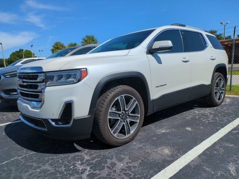 Used 2020 GMC Acadia SLT w/ Driver Alert Package II FWD image 3