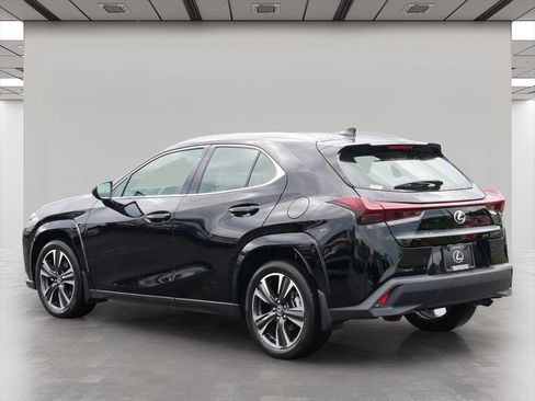 Used 2025 Lexus UX 300h AWD w/ Cold Area Package image 4