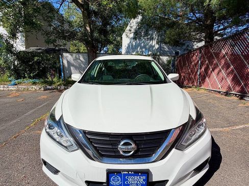 Used 2017 Nissan Altima 2.5 S w/ Power Driver Seat Package FWD image 1