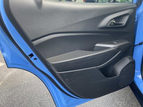 Used 2024 Chevrolet Trax RS w/ Sunroof Package image 17