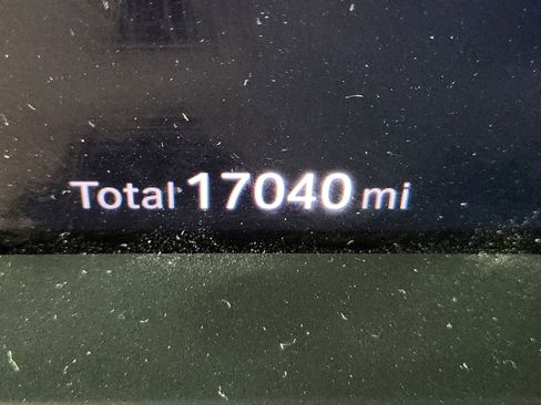 Certified 2022 BMW 530i xDrive w/ Premium Package image 6