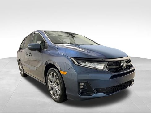 New 2026 Honda Odyssey Touring image 7