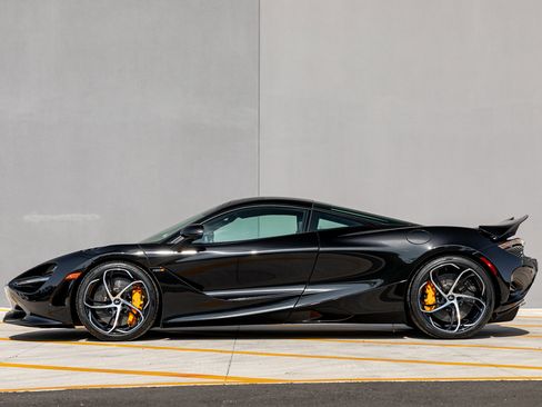 Used 2024 McLaren 750S image 12