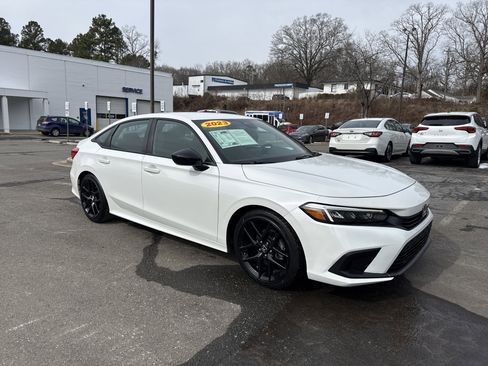 Used 2023 Honda Civic Sport image 1
