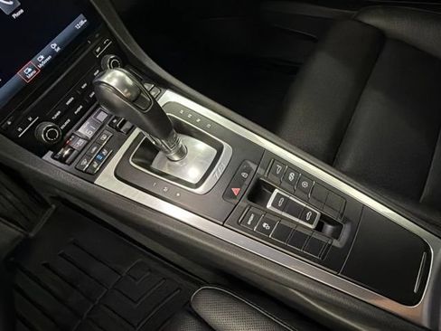 Used 2019 Porsche 718 Boxster RWD image 18