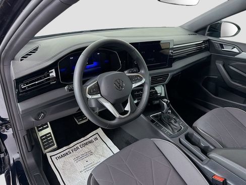 Used 2025 Volkswagen Jetta Sport FWD image 9