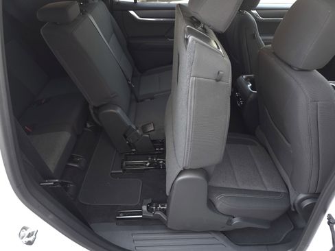 Used 2025 GMC Acadia Elevation image 41