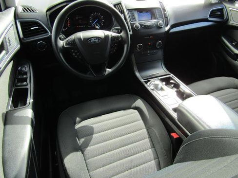 Used 2019 Ford Edge SE w/ SE Fleet Driver's Package image 2