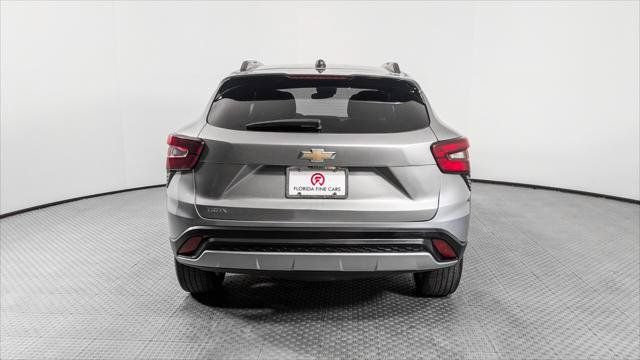 Used 2025 Chevrolet Trax LT w/ LT Convenience Package FWD image 7