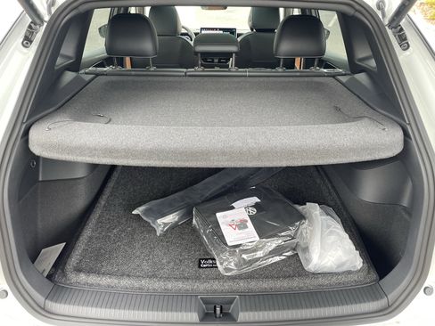 New 2026 Volkswagen Tiguan SEL R-Line AWD/4WD image 9