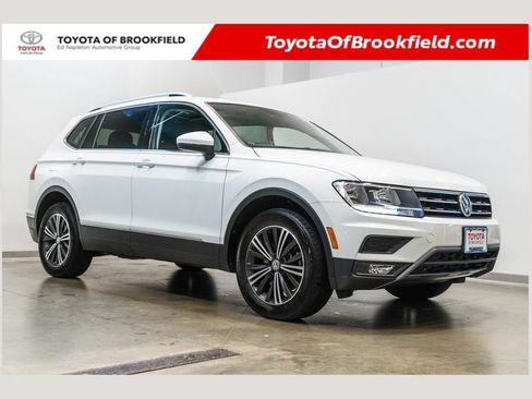 Used 2018 Volkswagen Tiguan SEL w/ 3rd Row Seat Package AWD/4WD image 1