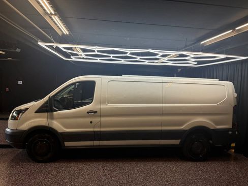 Used 2018 Ford Transit 250 148 Low Roof RWD image 4