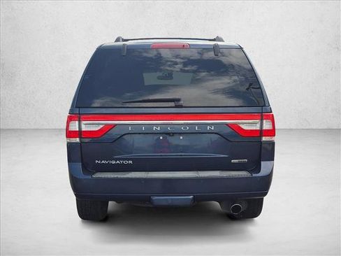 Used 2016 Lincoln Navigator Select RWD image 5