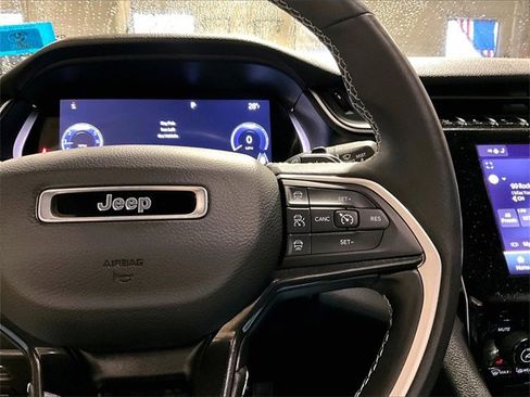 Used 2022 Jeep Grand Cherokee L Laredo w/ Luxury Tech Group I image 24