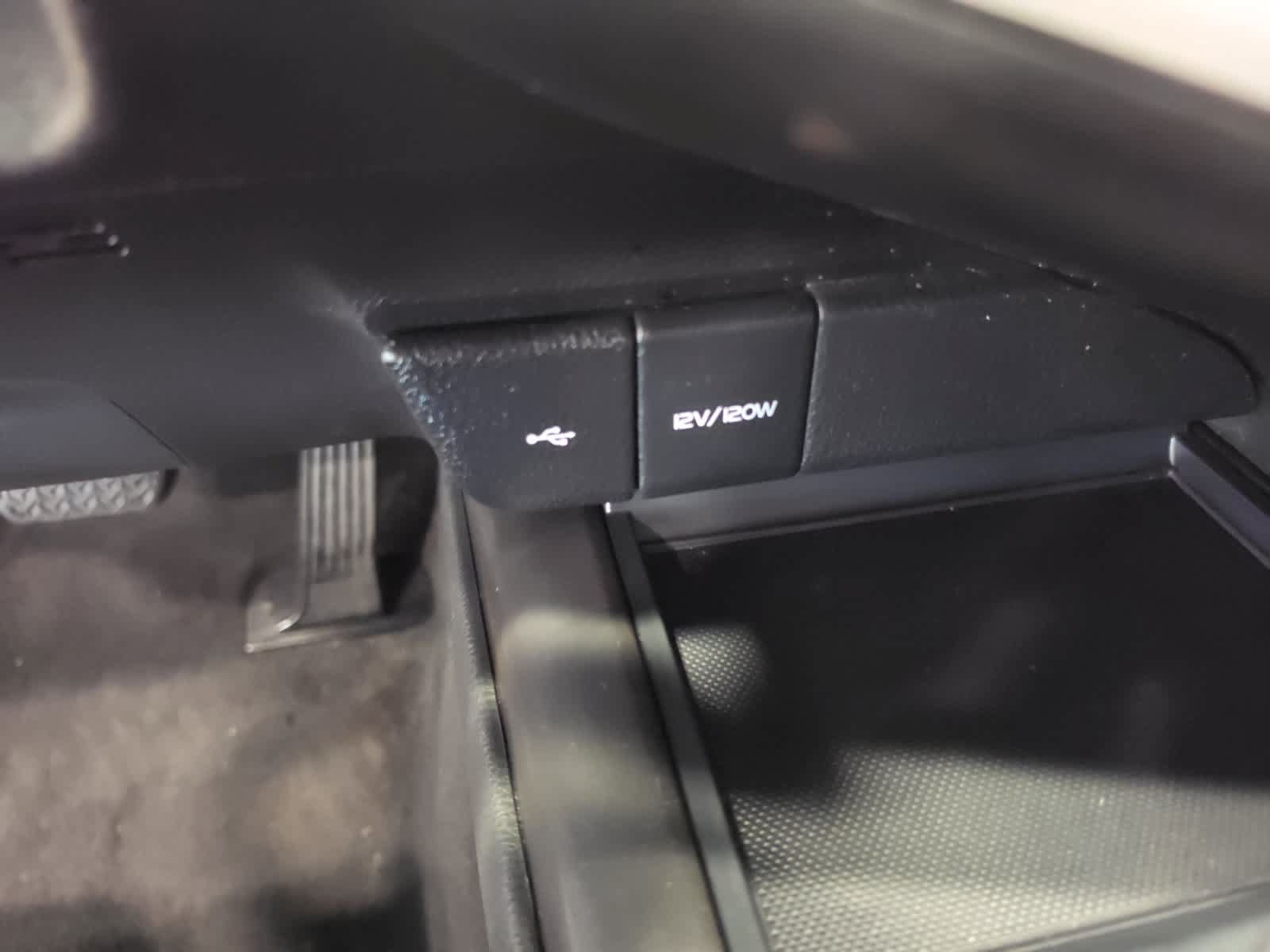 Used 2022 Toyota Camry SE FWD image 23