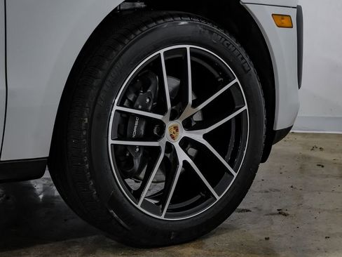 Used 2024 Porsche Macan AWD/4WD image 48