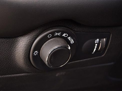 Used 2024 Dodge Durango GT image 12