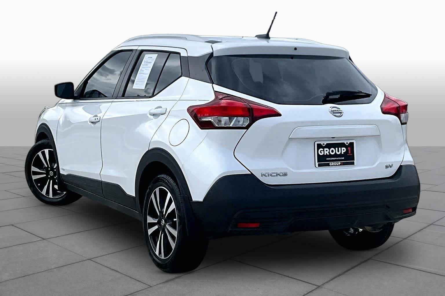 Used 2019 Nissan Kicks SV FWD image 11