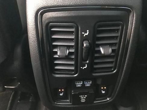 Used 2018 Jeep Grand Cherokee Limited image 35