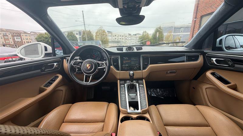 Used 2016 Porsche Macan Turbo AWD/4WD image 20