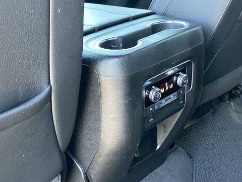 Used 2025 GMC Yukon Denali AWD/4WD image 16