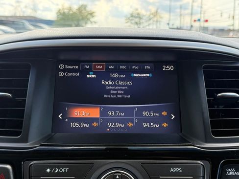 Used 2019 Nissan Pathfinder S image 29