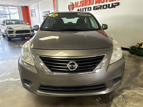 Used 2012 Nissan Versa SV w/ Convenience Pkg image 2