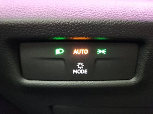 New 2026 Volkswagen Tiguan SE image 12