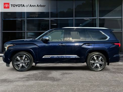 Used 2023 Toyota Sequoia Capstone AWD/4WD image 10