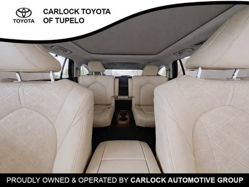 Used 2021 Toyota Highlander Platinum AWD/4WD image 16